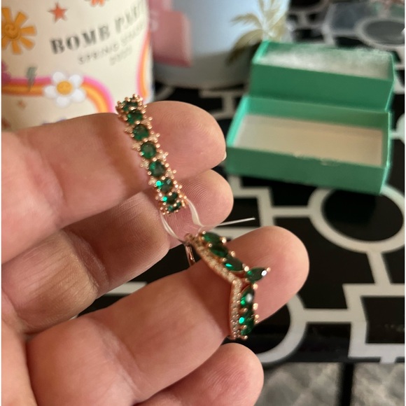 Queen Vibes-Bomb Party ring - Picture 2 of 3